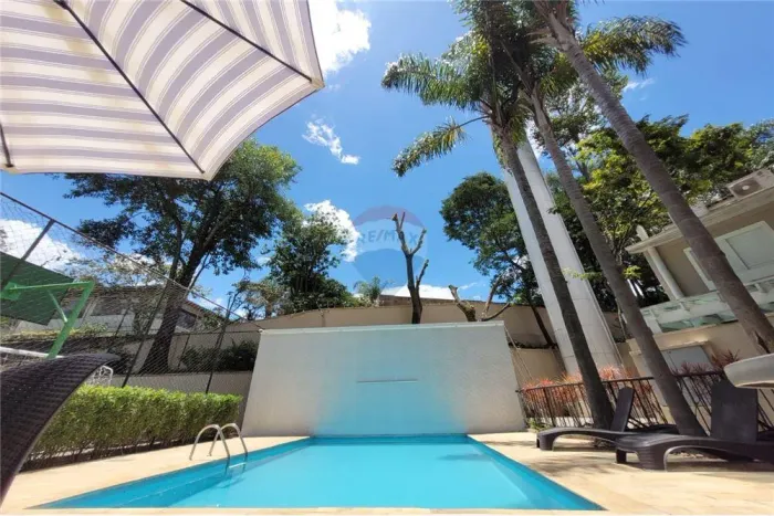 Casa de Condomínio a Venda na Serra da Cantareira 3 dormitórios 240 m²