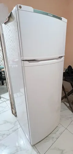 Geladeira Cônsul seminova, pouco mais de um ano de uso.