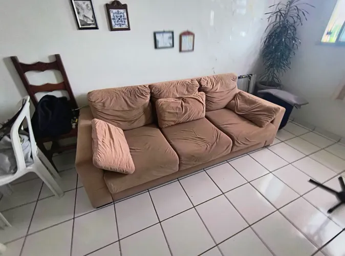 Vendo Sofá Cama de 3 Lugares em Suede Bege
