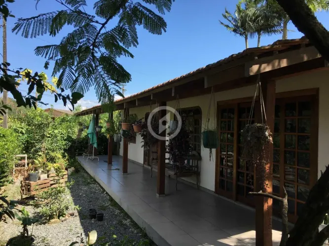 Casa à venda no bairro Guamiranga - Guaramirim/SC