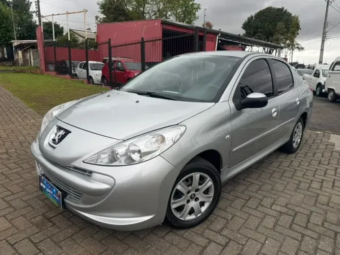 Peugeot 207 Sedan Passion XR 1.4 Flex 8V 4P 2013