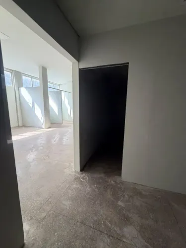 ALUGO AMPLA SALA NO EDIFÍCIO VITÓRIA RÉGIA