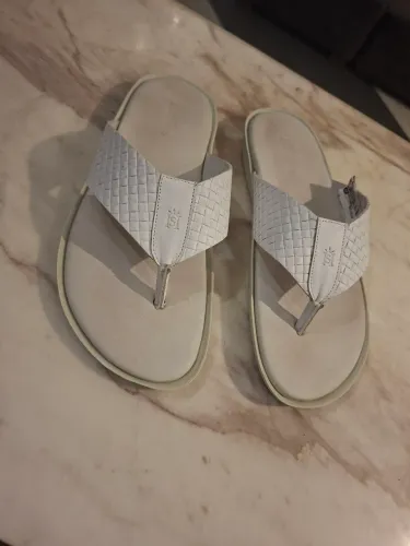Chinelo em Couro (37, 38 e 39)
