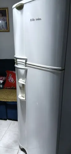 Geladeira Parcialmente funcionando