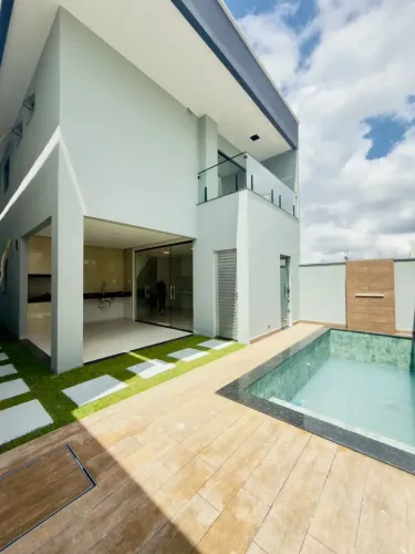 PORTO MARINA - Casa duplex com Piscina, Área gourmet, 4/4 sendo 3 suítes.