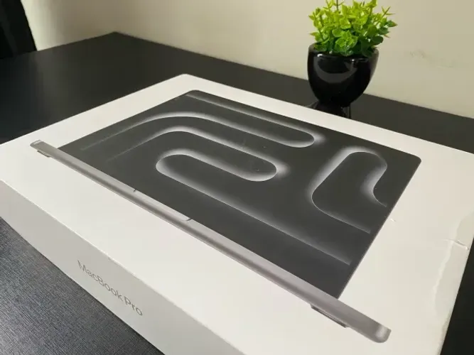 Macbook Pro M5 24/1tb Space Black