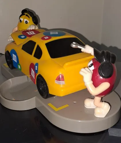 Dispenser M&M carro
