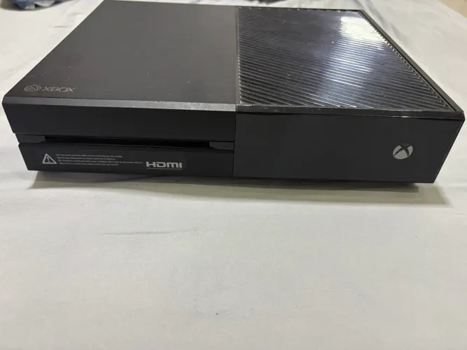Vendo Xbox One Fat 1TB 2 Controles