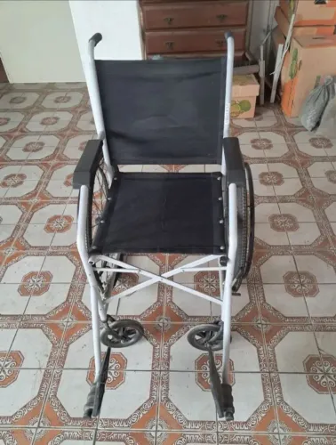 Cadeira de rodas usado mais em perfeito estado de conservação 