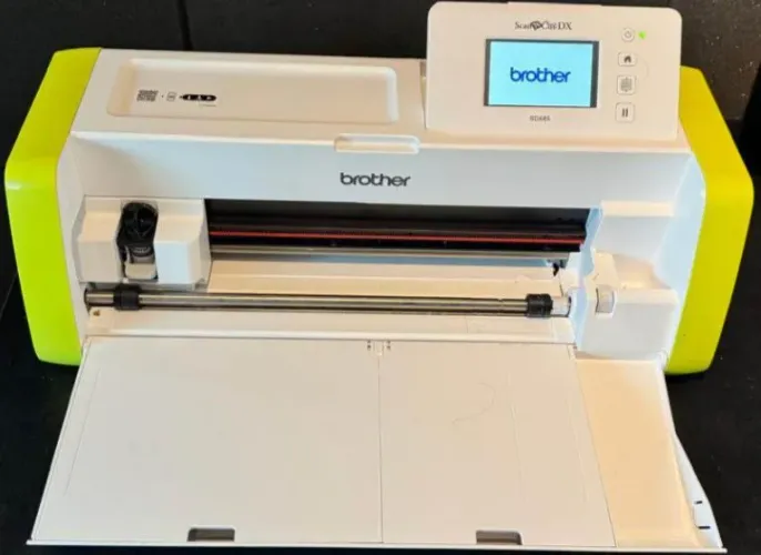Máquina de Recorte Brother ScanNCut SDX85 - Estado de Nova (Na Garantia de Fábrica)