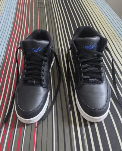 Tênis Nike Legacy