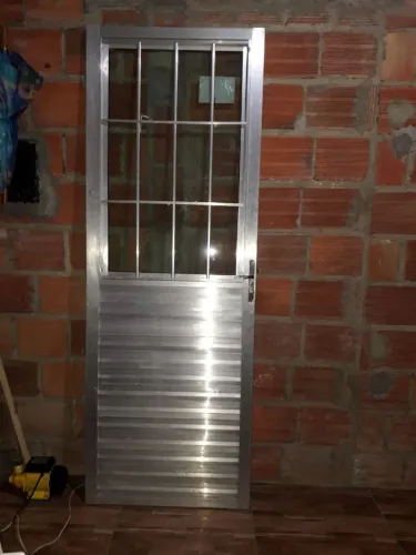 Porta de alumínio 80cm