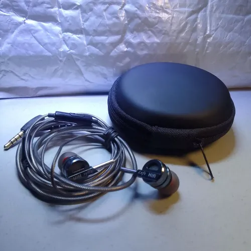 Fone de ouvido intra-auricular + estojo impermiavel 