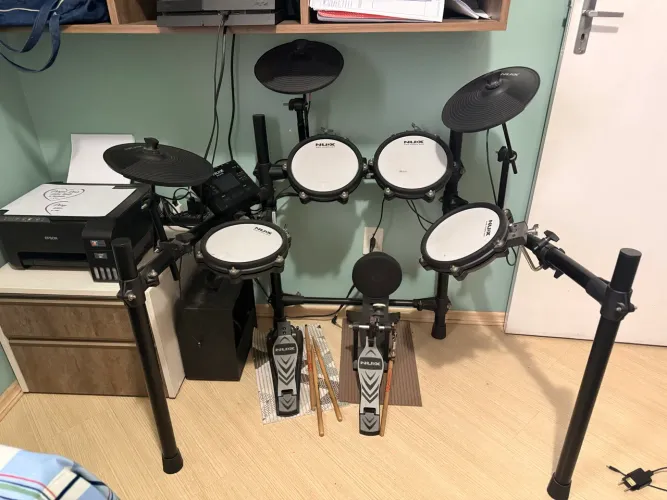 Bateria eletrônica nux Dm 210