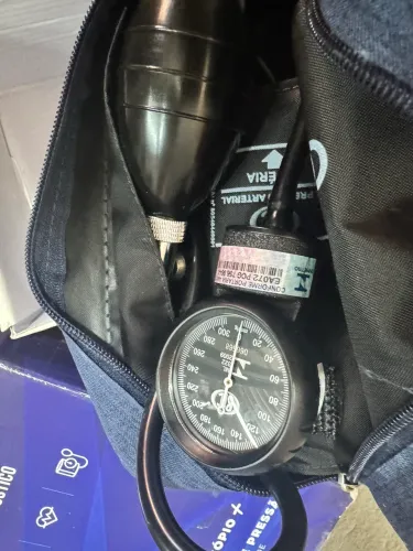 Aparelho de Pressão Esfigmomanômetro Aneroide BIC + Estojo Em Excelente Estado