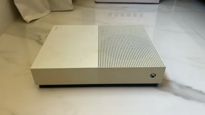 Xbox One S - Com Defeito - Não Liga