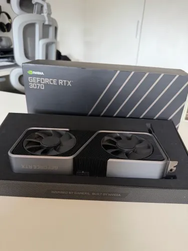 Placa de Vídeo NVIDIA RTX 3070 Founders Edition (Na Caixa)