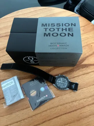 Moonswatch Mission to the Moon - Omega x Swatch