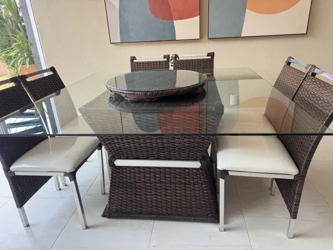 Mesa 8 cadeiras área gourmet.