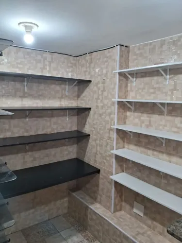 Alugo excelente loja comercial em Olaria