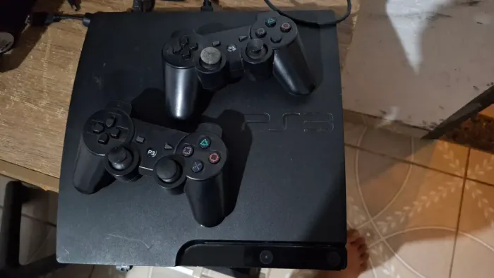 Vendo ps3 desbloqueado (preço pode variar)