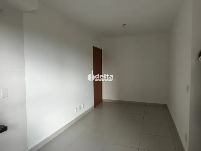 Apartamento com 2 quartos sendo 1 suíte disponível para locação no bairro Novo Mundo em Ub