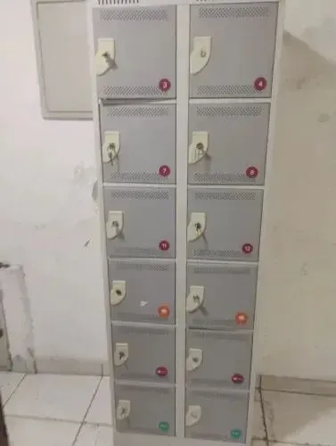 Armarinho de Aço com 12 portas e Chaves