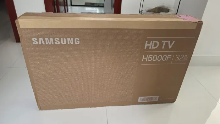 Vendo Tv Samsung 32 polegada lacrada na caixa com nota fiscal e um ano de garantia.