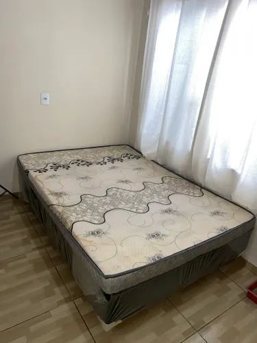 Vendo cama com base