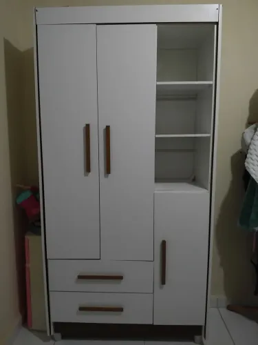 Guarda-roupa infantil