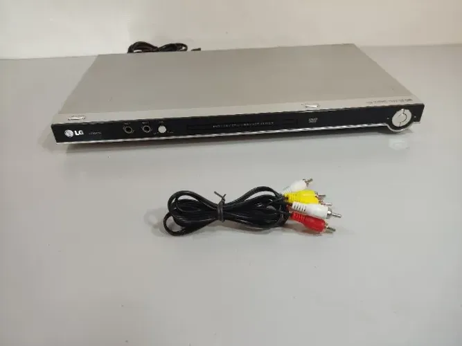 DVD Player LG Modelo: Dv9941n Mp3 Divx Mic Bdm (Usado)