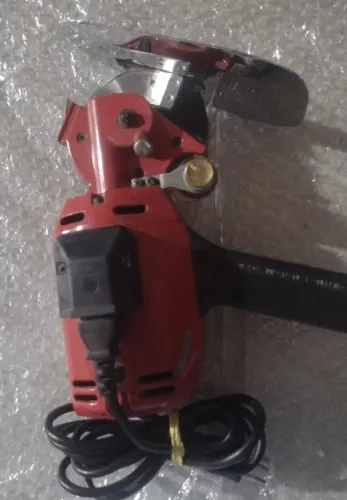 Maquina de corta tecido papelão e espuma (**USADA**) 220 V 