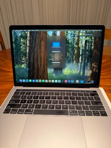 MacBook Pro 13" 2019 i5 8GB 128GB Touch Bar com caixa