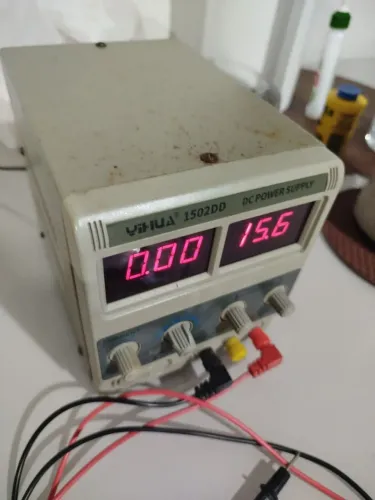Fonte 15v 2A de bancada