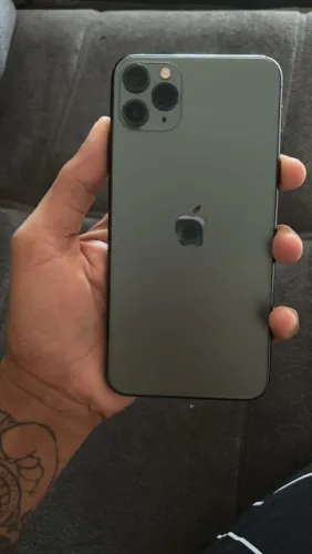 11 pro max carregando so por indução