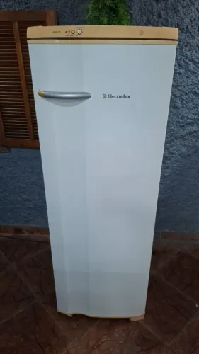 Geladeira electrolux rde 37 343litros degelo 