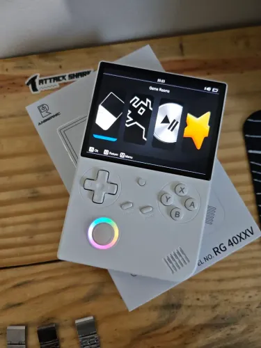 anbernic rg40xxv emulador de varios jogos!!, esta novo!
