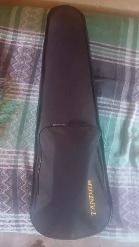 Violino comprado a VIOLINO. com 3 meses de comprado, único dono (pouquíssimo usado)