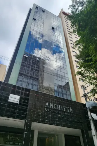 Lado Itaú e frente Academia Corpus.