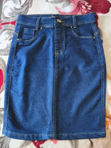 Saia jeans feminina lycra cor azul escuro tamanho 36 forma pequena marca MR jeans