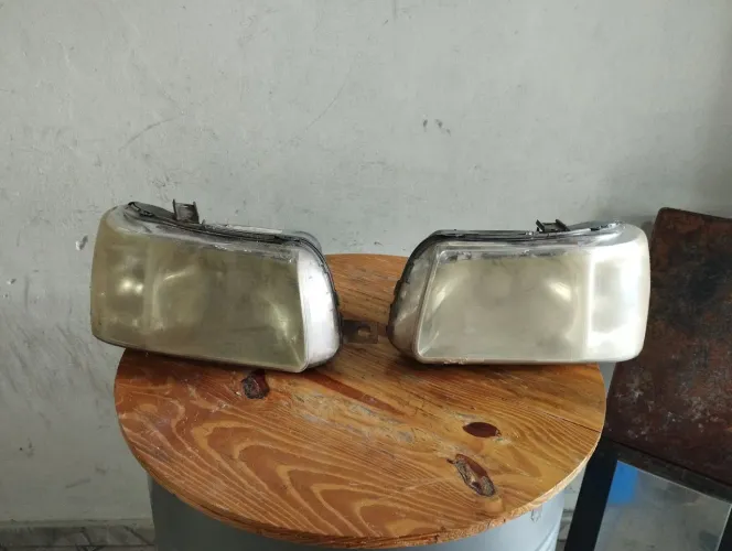 Par farol Fiat Uno