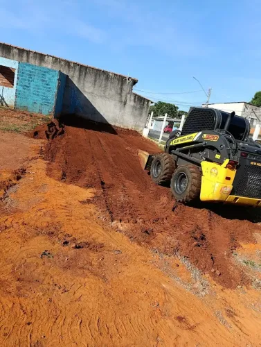 Bobcat, Demolição e Limpeza de Lote
