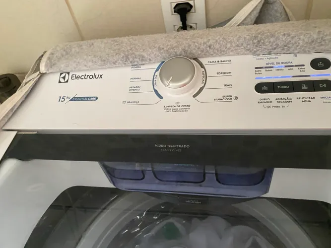 Máquina de Lavar Electrolux 15kg Essential Care (Cesto Inox) - Muito Conservada!