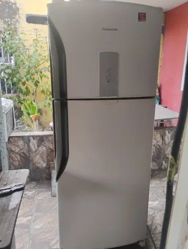 Geladeira PANASONIC