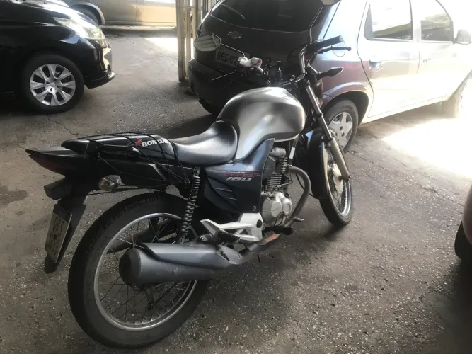 Start primeira. Troco por moto de menor valor. Em dias