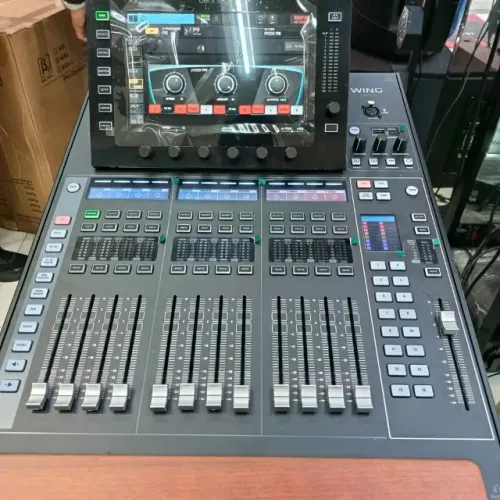 Behringer WING Compact Mesa Digital