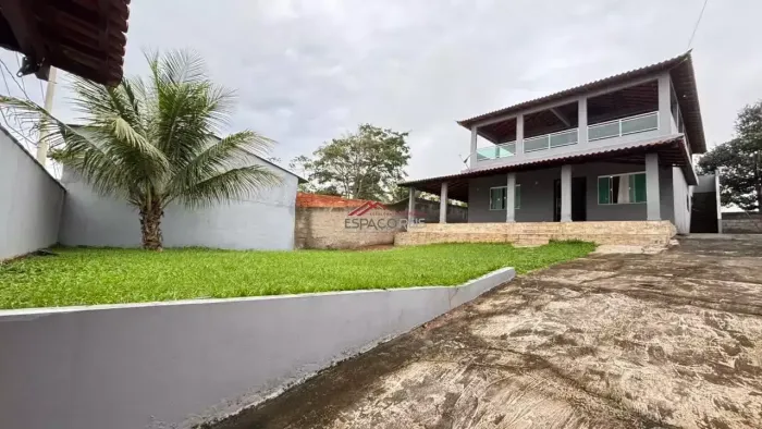 Casa de locação anual com 3 quartos independente no Arpoador da Rasa em Buzios