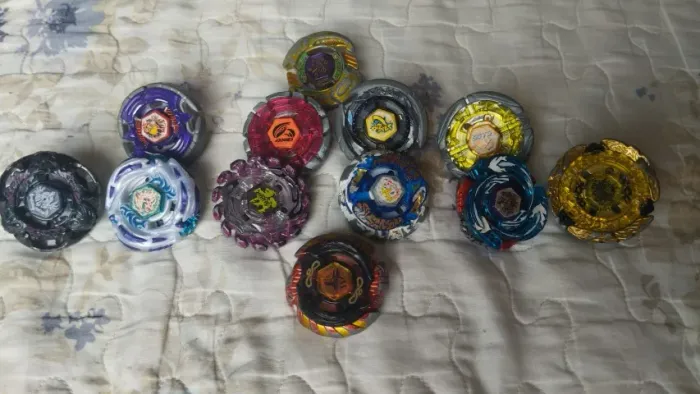 LOT DE BEYBLADE METAL FIGHT
