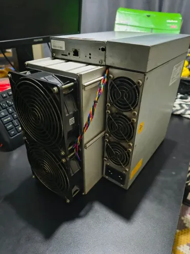 4  Unidades de Mineradora de Bitcoin S19 95 