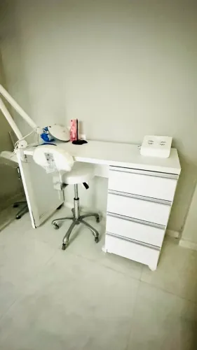 mesa de manicure em MDF